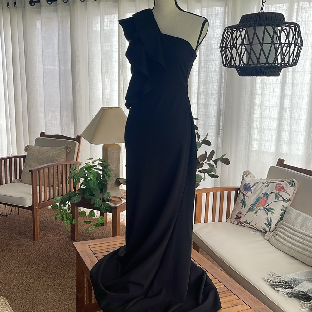 Lulu's Grand Beauty Black Ruffled One-Shoulder Mermaid Maxi Gown Dress Size M